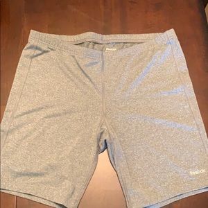 Woman’s grey play dry short compression